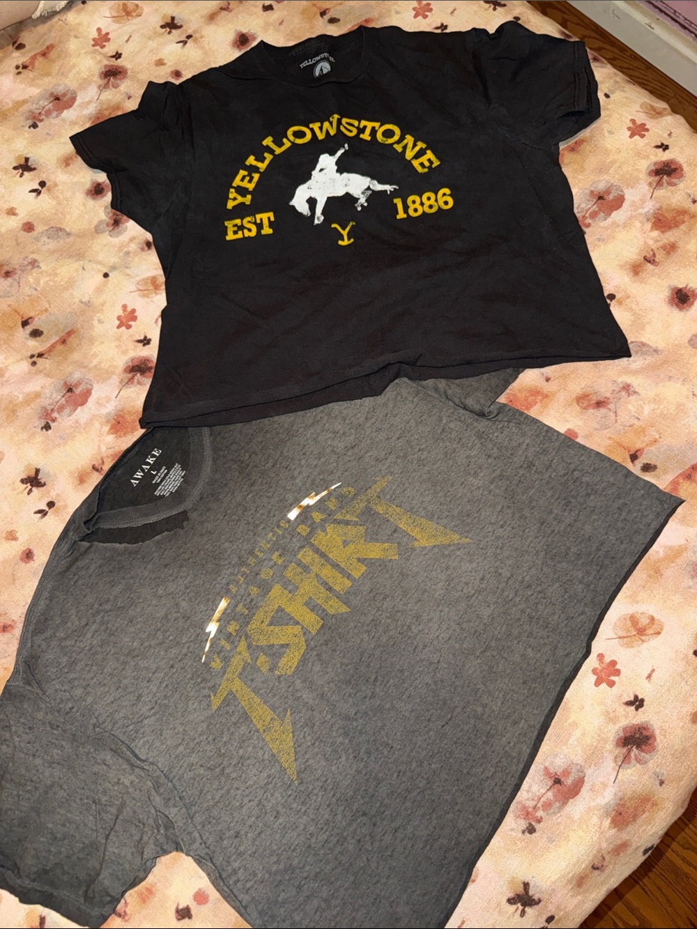 Cropped Distressed T-shirt Bundle of 2 T-shirts - Size Large Yellowstone